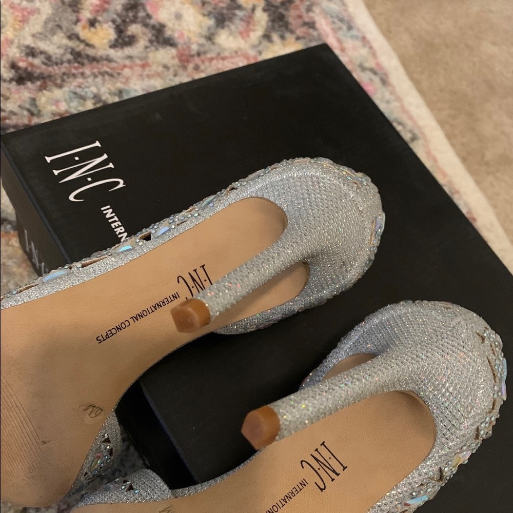 Beautiful bump Jowel shoes. - Picture 7 of 8